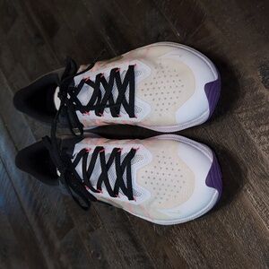 Nike Women's Zoom Windflo Sneakers